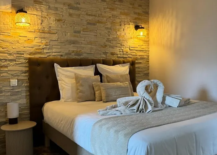 Anna T2 Avec Piscine Et Jardin Prive, Escapade Romantique En Corse ホームステイ Vescovato